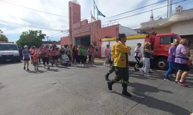 Más de 4000 Lts de agua donados en la caminata solidaria de Bomberos Voluntarios