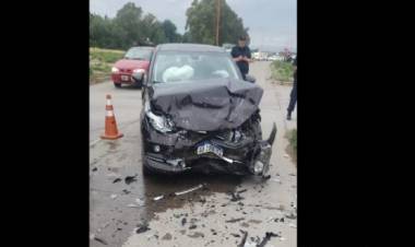 Una familia Puntaltense fue protagonista de un accidente de tránsito en la rotonda de Grümbein