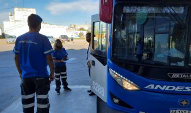 En noviembre 2022, la CNRT retuvo 40 vehículos de carga y servicios turísticos por diferentes faltas