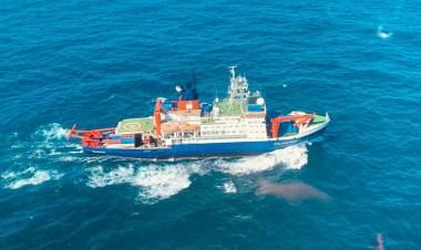 Personal de la Armada participó de una navegación de investigación en un rompehielos alemán