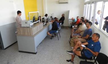 Los mayores de 70 años y quienes tengan impuestos al día tendrán carnet gratuito