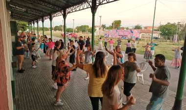Con una enorme convocatoria comenzó el Taller Municipal de Folklore de verano