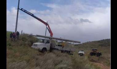 Pehuen Co, Bajo Hondo, Calderón y zona rural sin energía eléctrica tras la caída de un árbol sobre el cableado