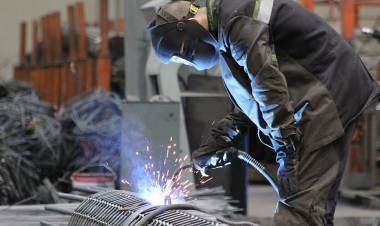 Suba salarial y malestar por el sistema de calificaciones de los Civiles de la Armada