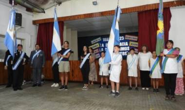 El Intendente Uset invitó a los alumnos rosaleños “al gran desafío del aprendizaje”