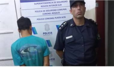 Un hombre tenía prohibido acercarse a su pareja y lo detuvieron llevándola en moto