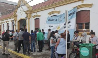 El Intendente Uset manifestó su “sorpresa” ante una nueva “medida desproporcionada” de los gremios