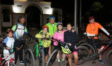 Este miércoles se realizará una bicicleteada nocturna para celebrar el “Día de la Bici”
