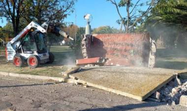 Se demolió una garita en desuso y con riesgo de derrumbe en Albatros V