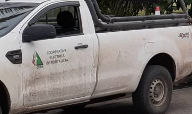 Una camioneta de la Cooperativa Eléctrica fue robada y apareció abandonada minutos mas tarde