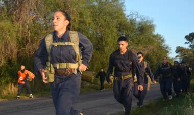Aspirantes de la Escuela de Suboficiales de la Armada realizaron un ejercicio de supervivencia