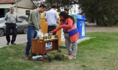 Una gran cantidad de vecinos participaron de los talleres de compostaje y eco canje