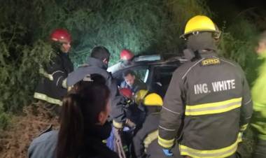 Una persona herida tras un despiste y choque en la autopista en cercanías a Grünbein