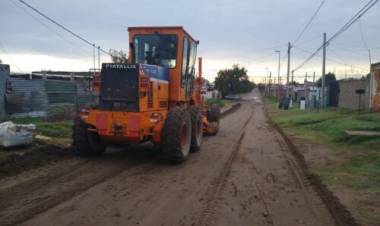 El Municipio continúa reparando y manteniendo calles de tierra dañadas por las lluvias 