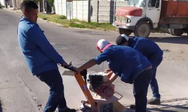 Se realizan corte de calles por la instalación de lomos de burro
