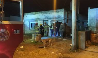 Bomberos Voluntarios acudieron al incendio de una vivienda