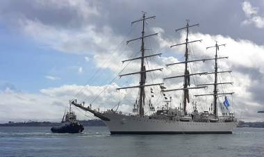 La fragata ARA “Libertad” se despidió de Salvador de Bahía en Brasil