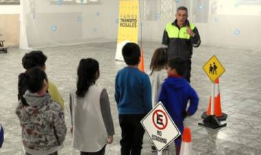 El Municipio realizó trabajos de concientización y educación vial la Escuela Primaria N°11