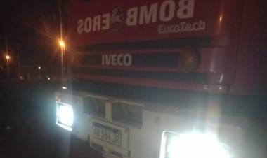 Se investiga un presunto incendio intencional en una casa