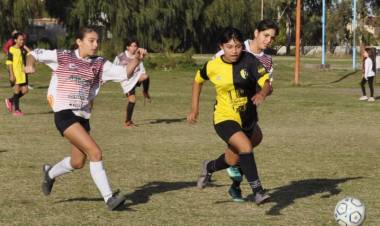 Se jugó otro encuentro de Fútbol Femenino Formativo en el Polideportivo Municipal