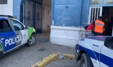 Detuvieron a un hombre por por pelearse con una vecina y romperle la ventana