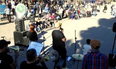 Gran convocatoria en los festejos del Día del Niño en Villa Arias 