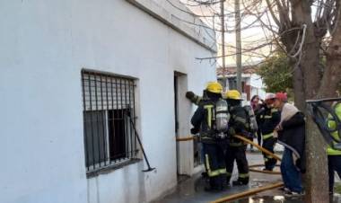El pasado lunes Bomberos acudieron al incendio de una vivienda