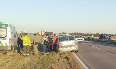 Multiple choque en la autopista Bahía Blanca - Punta Alta