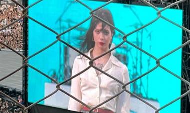 La puntaltense Blair cantó en la previa del show de Taylor Swift