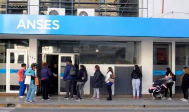 Anunciaron un aumento del 20,8 por ciento y un refuerzo de $ 55 mil para las jubilaciones