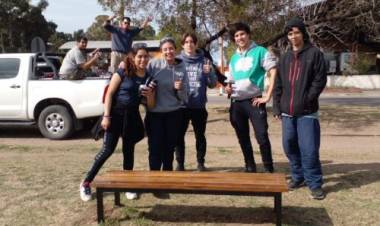 Gracias al convenio con la Escuela de Aprendices, el Municipio reparó todos los bancos del Circuito de la Salud