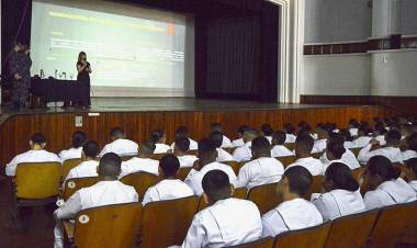 Aspirantes de la Escuela de Suboficiales participaron de charlas de sensibilización en género