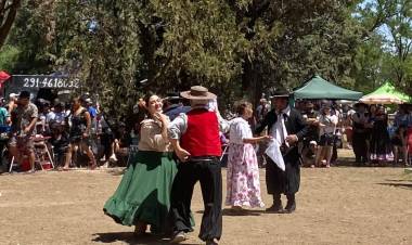 Con una gran fiesta, Bajo Hondo celebró su 132 aniversario