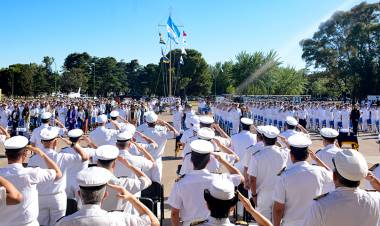 Ceremonia de ascenso a Suboficiales Mayores y despedida del personal que pasa a retiro
