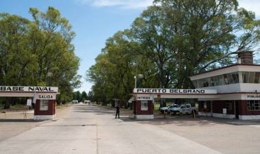 Vuelco en la ruta que une Puerto Belgrano con la Base Baterías