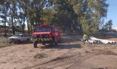 La Cooperativa Eléctrica de Punta Alta trabaja sin descanso para reestablecer el servicio en Pehuen Co