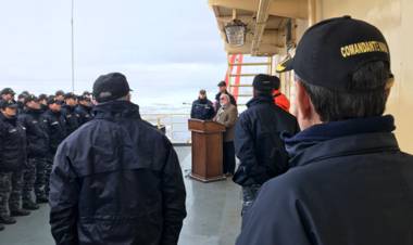 A bordo del rompehielos ARA “Almirante Irízar” celebraron el Día de la Antártida Argentina