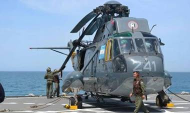 Un helicóptero de la Armada Argentina sufrió daños mientras operaba en la Antártida