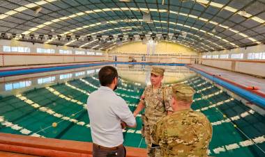 El Intendente Municipal Aristimuño visitó la Base Baterías