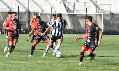 Liga del Sur: Se le escapó sobre el final, Sporting cayó 1 a 0 ante Liniers en Bahía