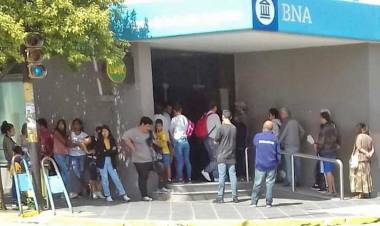 Los bancos que operan en distritos de la Provincia de Buenos Aires volverán a atender de 10 a 15