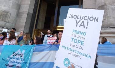 Se creó un grupo de perjudicados con créditos UVA para buscar ayuda del Gobernador Kicillof