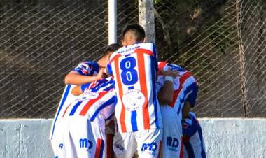 Liga del Sur: Rosario Puerto Belgrano goleó 4 a 0 a Pacífico de Cabildo y sigue en lo más alto de la tabla