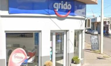 Un delincuente encapuchado y armado asaltó una heladería de nuestra ciudad