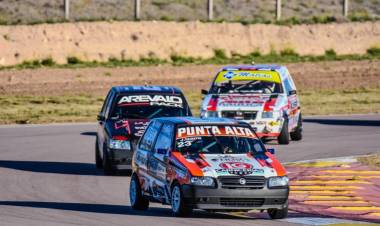 Podio para el Puntaltense Juan Pablo Izarra en la tercera fecha del Fiat Uno Pista