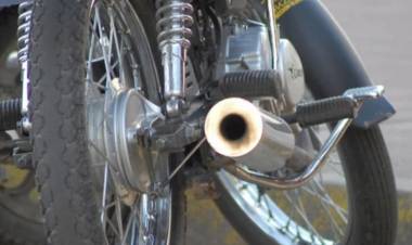 Proponen endurecer las sanciones por ruidos de motos y autos, música alta y picadas