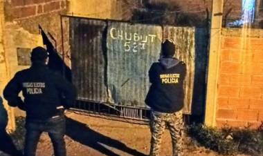 Un hombre y una mujer ex policía fueron detenidos por comercialización de cocaína