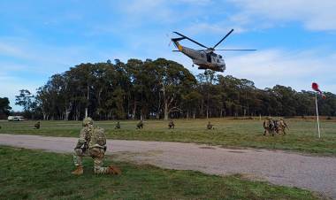 Adiestramiento de Cadetes de la Escuela Naval Militar en Espora, Puerto Belgrano y Baterías