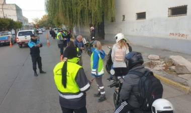 Ruidos molestos y picadas: triplican multas en Coronel Rosales