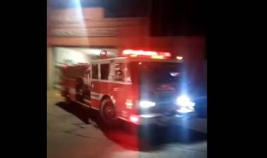 Bomberos Voluntarios acudieron al principio de incendio en una vivienda en Primera Junta al 800